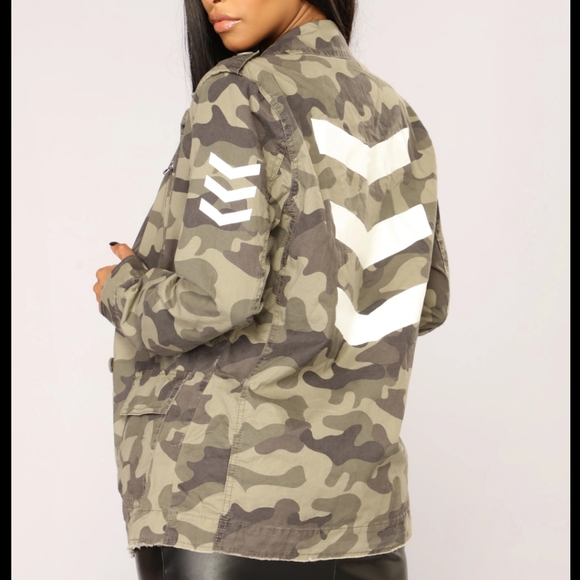 Fashion nova camo jacket - Picture 3 of 5